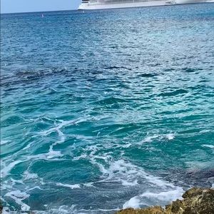 Meet your Posher, Caitlin